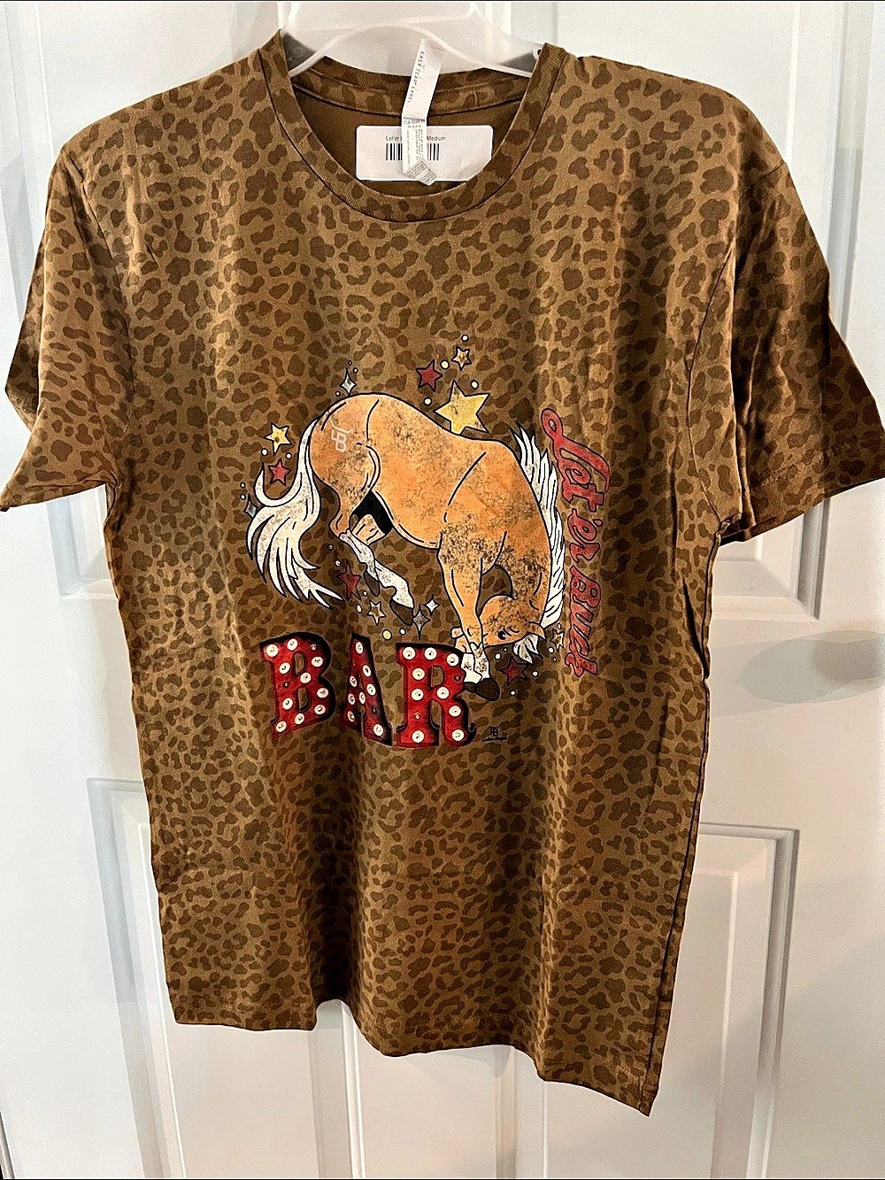 Let'r Buck Bar Leopard Graphic Tee Size Medium NWT